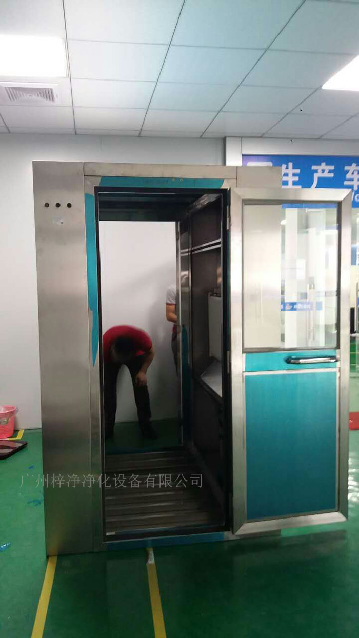 風(fēng)淋室的電源質(zhì)量問題往往容易被忽視，它不僅關(guān)系到風(fēng)淋室的使用效果