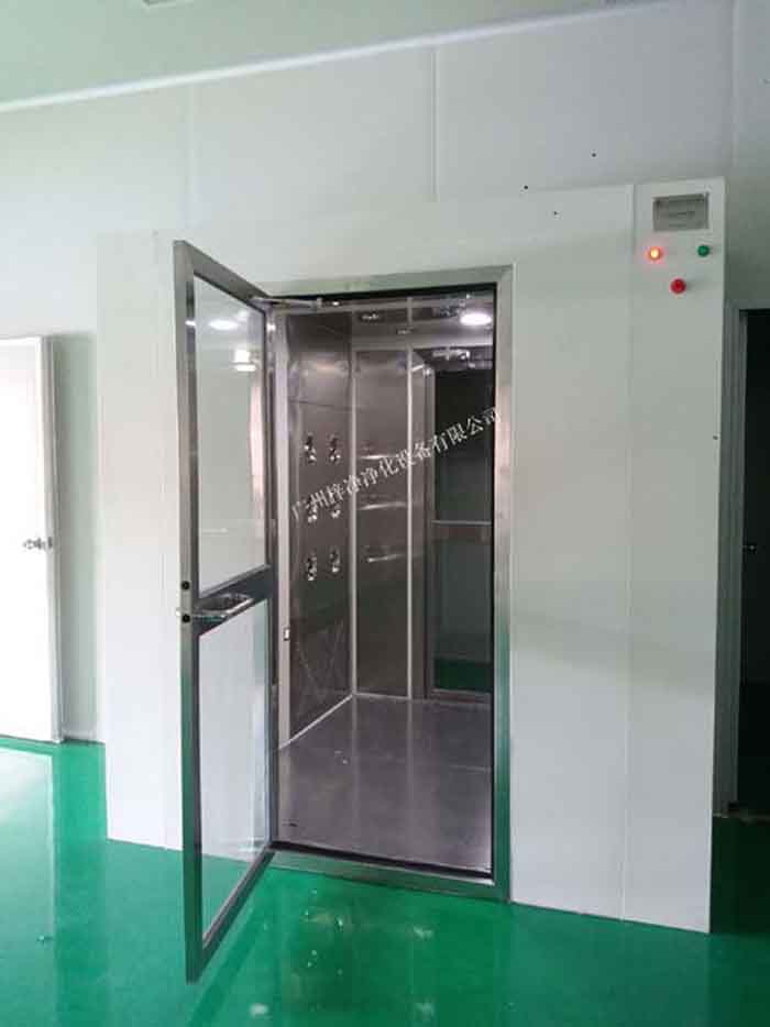 風淋室安裝現(xiàn)場實拍圖 風淋室安裝現(xiàn)場實拍圖