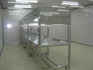 超凈工作臺是種提供局部凈化的凈化設備，它的使用對改善工藝條件，提高產品質量和增大成品率均有良好的效果。簡單的說就是：在特定的空間，進行殺菌凈化的一種設備。</